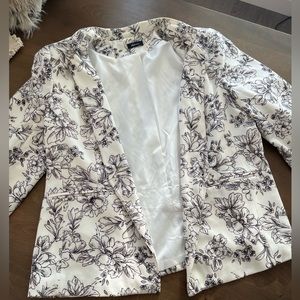 Reitmans 2X black and white blazer